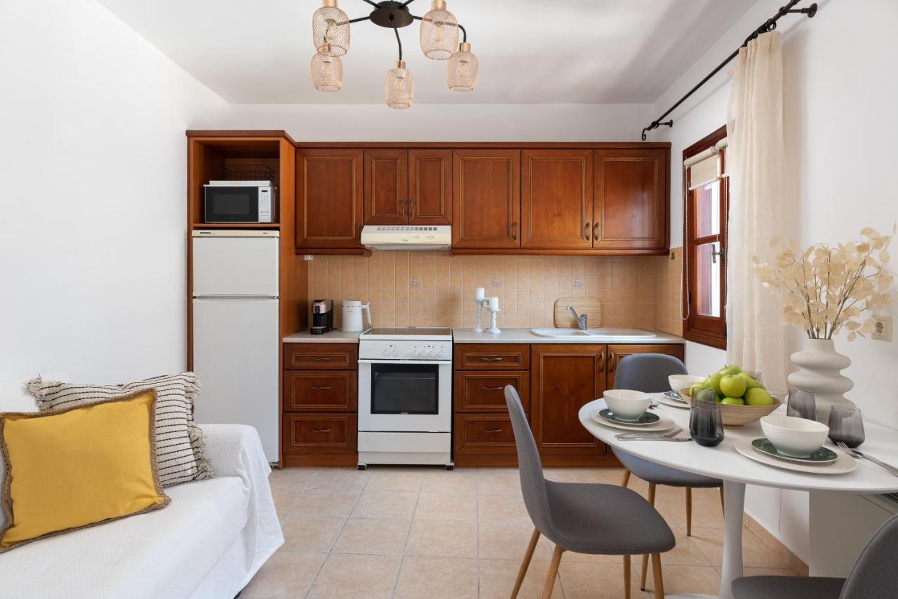 Lindos Luxury Belfry Apartment エクステリア 写真